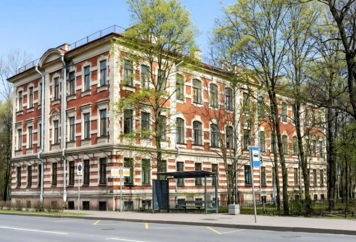 «Почта России» продает  административное здание в центре Пушкина