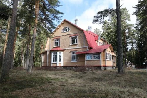 На торгах РАД продана дача Мюзера в Приморске