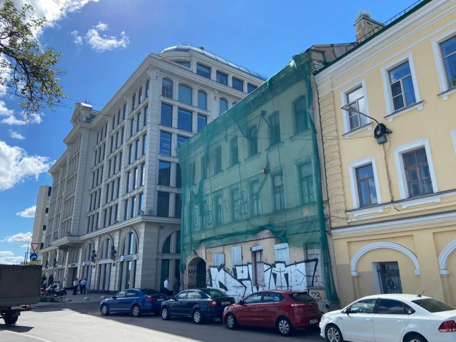 С 70% превышением проданы нежилые помещения на Синопской набережной