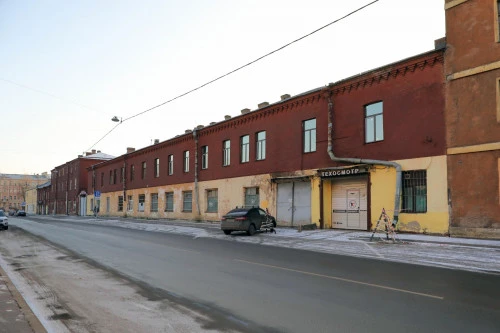 Автобазу на Матисовом острове в Петербурге продают на торгах за 508,6 млн руб