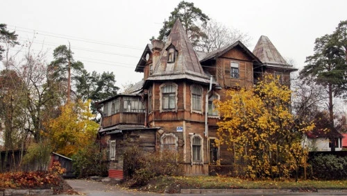 Старинную деревянную дачу в Лисьем Носу приспособят под ресторан