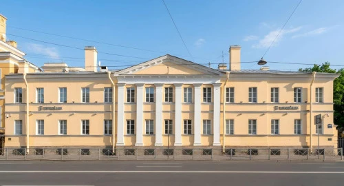 С превышением продан бывший офис банка Таврический в историческом комплексе казарм лейб-гвардии Преображенского полка в Санкт-Петербурге