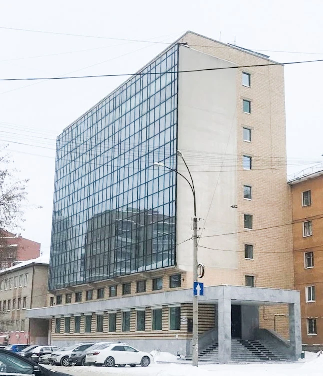 На продажу выставлен головной офис  Уральского транспортного банка в Екатеринбурге