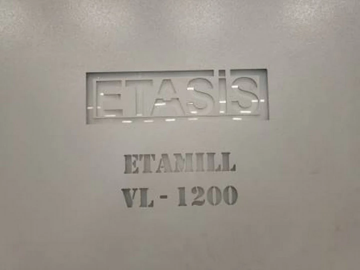 Вертикальный фрезерный обрабатывающий центр с ЧПУ ETASIS VL-1200, 2022, Идентификационный номер: 20220598, принадлежащий Продавцу на праве собственности, что подтверждается Договором купли-продажи № ОВ/Ф-287384-02-01-С-01 от 04.05.2023 г.