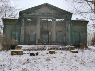 Здание с участком в Красном Селе