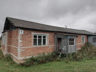 Здание 149,1 кв.м с земельным участком 674 кв.м: Республика Коми, г. Ухта, д. Лайково, ул. Центральная, дом 1