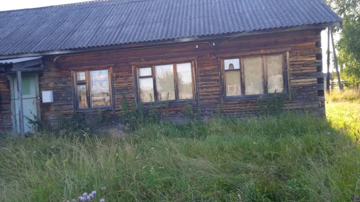 Земельный участок площадью 389 кв.м. и объект незавершенного строительства. площадью 46,2 кв.м. по адресу: Свердловская обл., Таборинский муниципальный район, Унже-Павинское сельское поселение, д. Унже-Павинская, ул. Центральная, д. 23б.