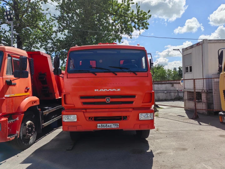 Грузовой самосвал КАМАЗ 65115-42