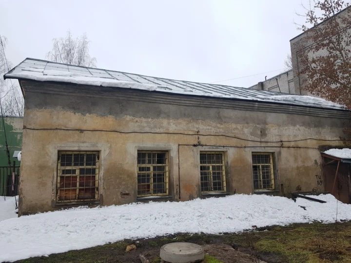 Имущественный комплекс коммерческого назначения в п. Понтонный