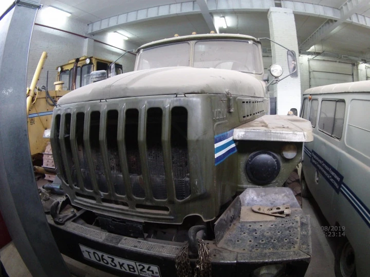 Грузовой (седельный тягач) УРАЛ-4420231