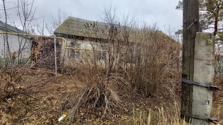 Аукцион по продаже земельного участка площадью 245 кв. м и нежилого здания  площадью 71,2 кв. м, расположенных по адресу: Оренбургская область, Тюльганский район, с. Разномойка, ул. Советская, дом № 43.