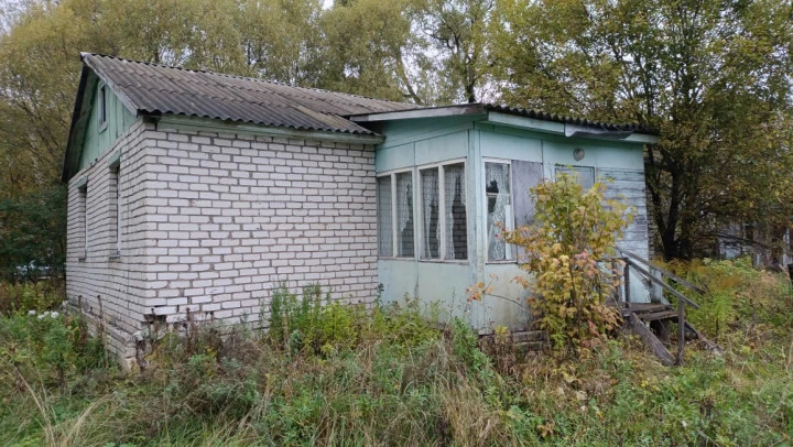Имущество, находящееся в собственности Ярославской области, расположенное по адресу: Ярославская область, м. р-н Угличский, с.п. Головинское, д. Ульянкино, ул. Молодежная, зд. 4, с земельным участком
