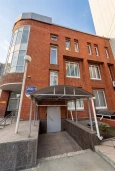 Продается офисное здание с земельным участком,  г. Новосибирск, ул. Дуси Ковальчук, д. 258/1