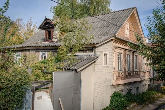 Здание, назначение: нежилое, наименование: здание (многоквартирный дом) признано аварийным и подлежащим сносу или реконструкции; площадь: 130 кв.м.,  кад.№: 52:18:0030081:49, по адресу: Нижегородская область, г. Нижний Новгород, ул. Алеши Пешкова, д.49