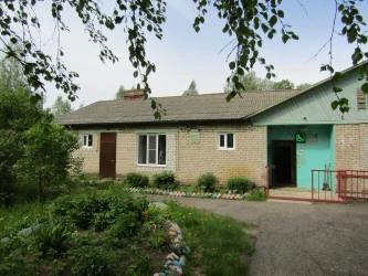 Здание, площадь 257 кв. м, земельный участок, площадь 4081 кв. м: Ярославская область, Рыбинский р-н, д. Волково (Огарковская с/а), ул. Молодежная, д. 11
