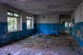 Имущественный комплекс в Орловской области, Дмитровский р-н, с/п Горбуновское, с. Балдыж (з/у 9 220 кв.м., нежилое здание 1 062,7 кв.м., котельная, подвал и туалет)