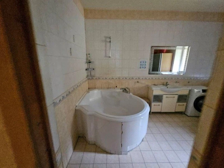 Коттедж  318,3 кв. м с участком 1 200 кв. м в дер. Аро
