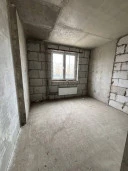Жилое помещение (квартира), пл. 68,8 кв. м., эт.5, кад. номер: 50:49:0010103:2313, адрес: МО, г. Звенигород, кв-л Маяковского, д. 19а, кв. 17. В соответствии с выпиской из домовой книги от 13.04.2026, зарегистрированные лица отсутствуют.