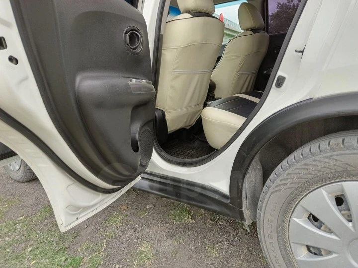 Автомобили легковые Nissan Juke  2012 года выпуска