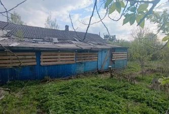 Нежилое здание, площадь 125,6 кв.м с земельным участком площадью 2190 кв.м,: Ярославская область, Угличский район, г. Углич, п. Мебельщиков, д. 19