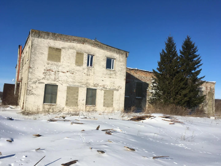 Продажа зданий (2 шт.) общей площадью 1239,6 кв. м и земельных участков (2 шт.) общей площадью 1075 кв. м в с. Хопер Пензенской в области