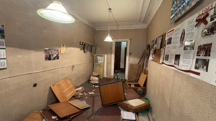 Помещение 14,3 кв.м на ул. Декабристов у второй сцены Мариинского театра