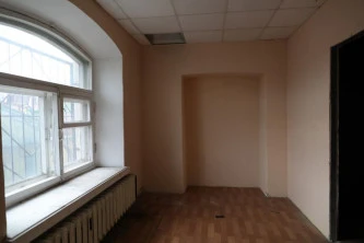Право аренды помещения площадью 105,5 кв. м в Апраксином дворе.