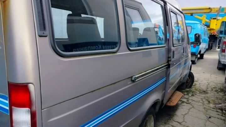 Автомобиль ГАЗ-32213