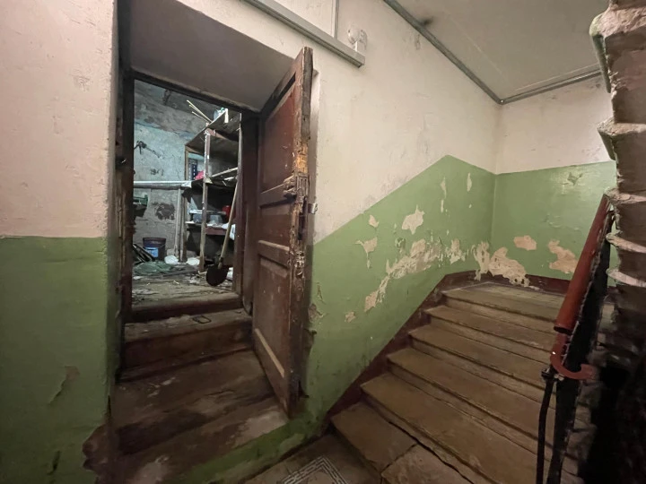Здание 12 кв.м. у стации метро "Площадь Восстания"