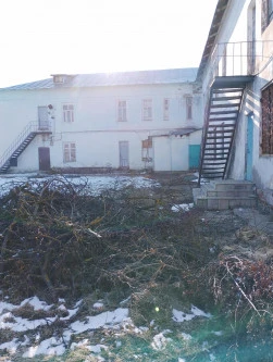 Имущественный комплекс из 4 зданий общей площадью 1 144,2 кв.м на земельном участке 4 789 кв.м: Ярославская область, г. Переславль-Залесский, ул. Кардовского, д. 5