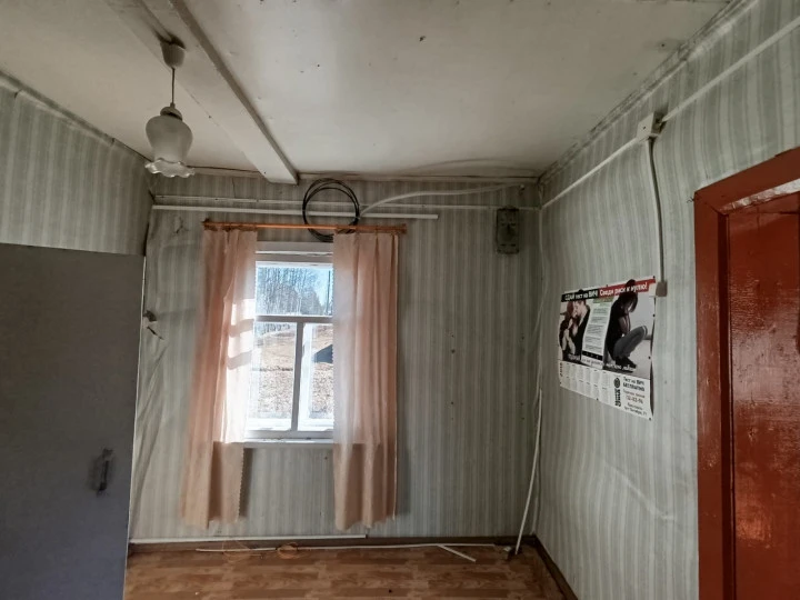 Здание 39,5 кв.м с земельным участком 657 кв.м по адресу: Ярославская область, Брейтовский р-н, д. Остряковка, д. 17
