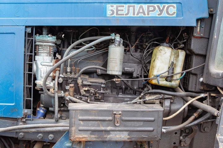 Трактор Беларус-82.1, 2015 года выпуска; заводской № машины (рамы): 808212525; двигатель №908516; коробка передач №555293; цвет: синий