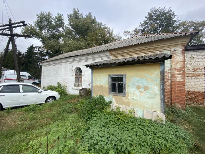 Здание и земельный участок в г. Обоянь.