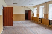 Имущественный комплекс в составе, которого: земельный участок, общей площадью 5 583 кв.м., кадастровый номер: 48:11:0470166:12, 2 здания и 2 сооружения, в т.ч. здание объекта культурного наследия «Здание торгового техникума», конец XVIII-начало XIX в.