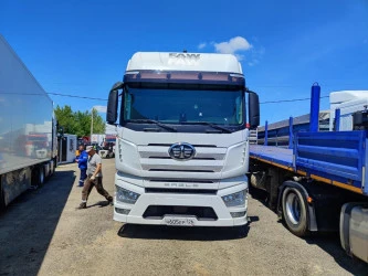 Седельный тягач FAW CA4180P77K25E5