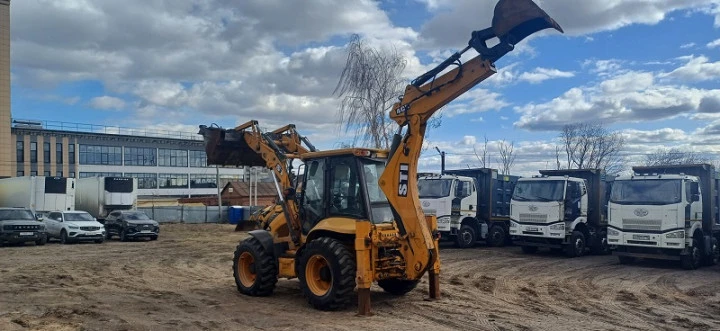 Экскаватор-погрузчик STI 4CX, 2022г.в., Идентификационный номер (VIN): 221297