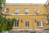 Здание ОКН "Торговый дом Вахромеева", кон.XVIII в., нач.XX в., общей площадью: 1 197,5 кв. м, с земельным участком 911 кв. м, в центре Ярославля, на улице Андропова, д. 9/9