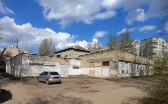 Нежилое здание, 1-этажное, 764,9 кв. м с земельным участком 1 888 кв.м: Ярославская обл., г. Переславль-Залесский, ул. Строителей, д. 33а