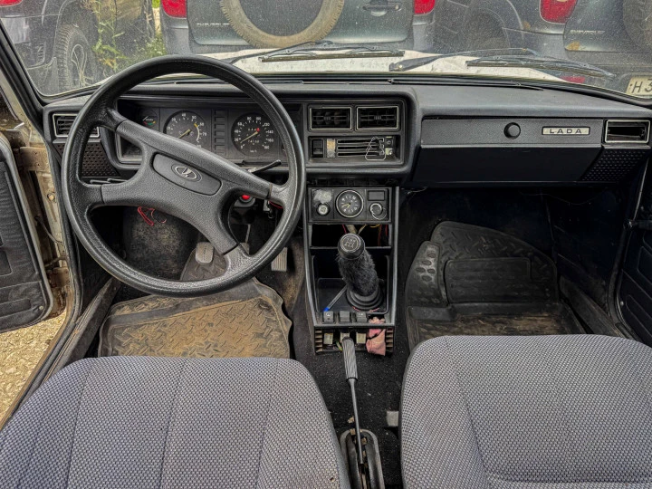 Легковой автомобиль марка, модель ТС: LADA 210740, LADA 2107, 2010 года выпуска, государственный номер  Н424СЕ48, идентификационный номер (VIN) - XTA210740В3029637, модель и номер двигателя - 21067; 9714719, цвет кузова  светло-серебристый металл.
