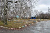 Имущественный комплекс в составе 4 объектов недвижимости и земельного участка по адресу: Липецкая область, Усманский район, с. Пластинки, ул. Центральная, д. 15