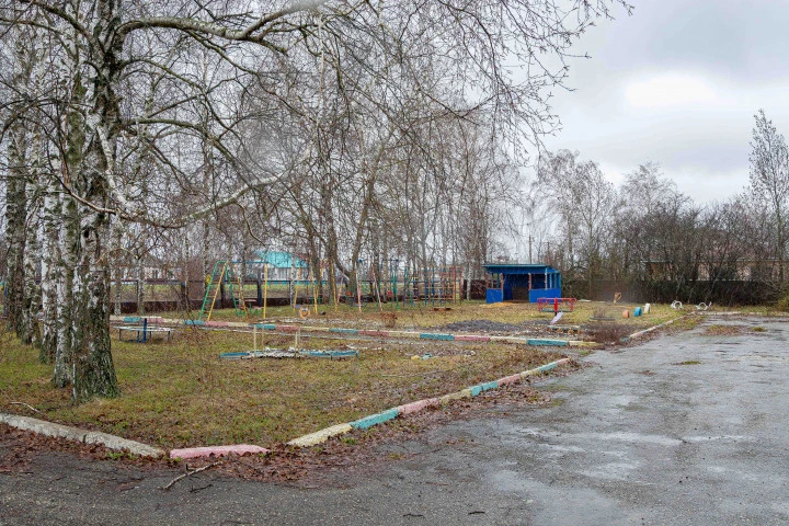 Имущественный комплекс в составе 4 объектов недвижимости и земельного участка по адресу: Липецкая область, Усманский район, с. Пластинки, ул. Центральная, д. 15