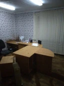 Административное здание , общей площадью 140,7 кв. м., с земельным участком, общей площадью 1 200 +/- 24,25  кв. м.  расположенный по адресу: Ханты-Мансийский автономный округ - Югра, Октябрьский район, пгт Октябрьское, ул. Светлая, д. 6