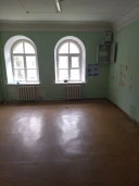Здание 3-х этажное, общ.пл. 2845,9 кв.м, земельный участок, общ.пл. 2074 кв.м: Ярославская область, г. Ростов, ул. Покровская (бывш. Ленинская), д. 40