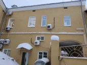 Здание, 2-этажное, 1197,5 кв.м с земельным участком 911 кв.м в центре города: Ярославская область, г. Ярославль, ул. Андропова, д.9/9