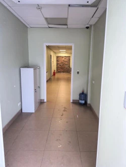Продается часть нежилого помещения, 244,4 кв. м, Кемеровская обл., г. Прокопьевск, пр-т Строителей, дом 15А