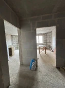 Жилое помещение (квартира), пл. 70,8 кв. м, этаж 4, кадастровый № 50:49:0010103:2328, местоположение: МО, г. Звенигород, кв-л Маяковского, д. 19а, кв. 12. В соответствии с выпиской из домовой книги от 13.04.2026, зарегистрированные лица отсутствуют.