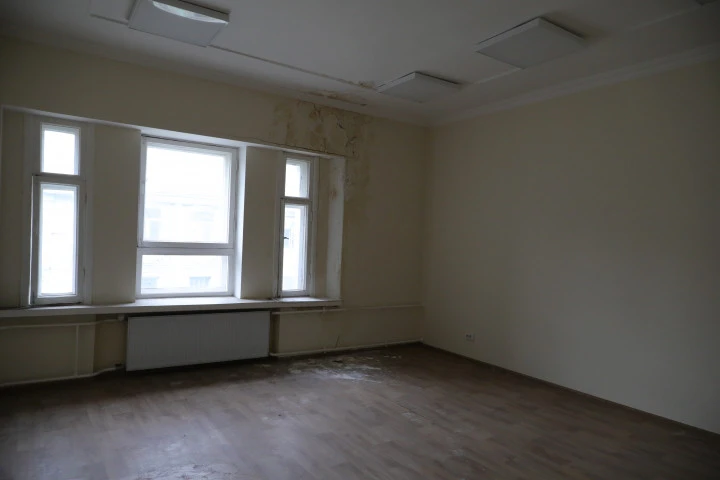 Право аренды помещения площадью 358 кв. м в Апраксином дворе