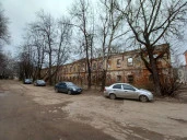 Нежилое здание, 2-этажное, площадь 2 188,5 кв. м., адрес: Ярославская область, муниципальный округ Переславль-Залесский, город Переславль-Залесский, площадь Комсомольская, дом 39.ОКН «Дом специалистов бумагопрядильной мануфактуры Борисовских».