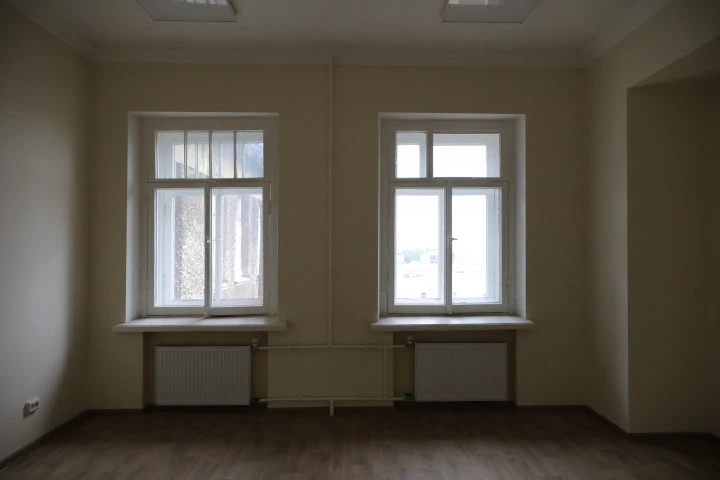 Право аренды помещения площадью 358 кв. м в Апраксином дворе