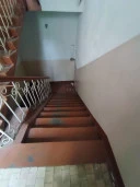 Здание 3-х этажное, общ.пл. 2845,9 кв.м, земельный участок, общ.пл. 2074 кв.м: Ярославская область, г. Ростов, ул. Покровская (бывш. Ленинская), д. 40